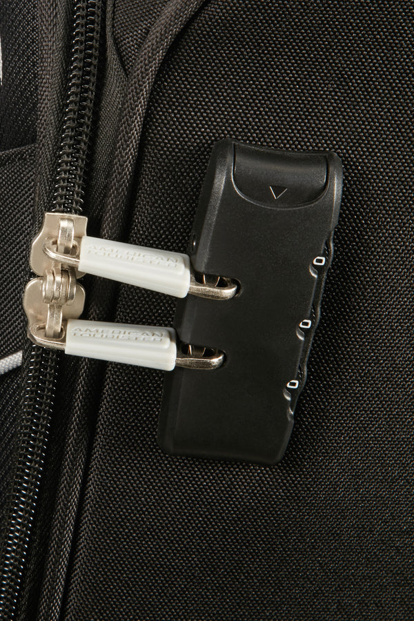 HOLIDAY (Cabin-Black) TSA lock with Free Backpack